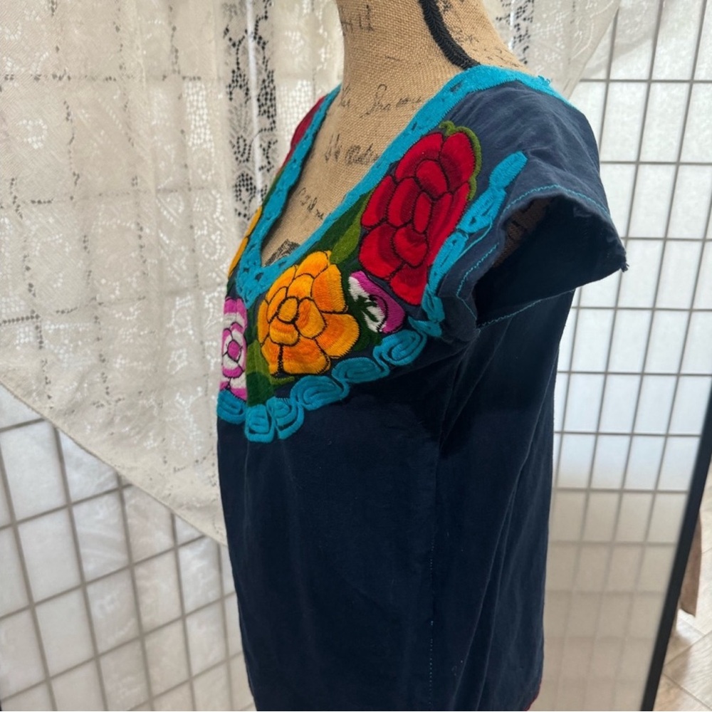 Women’s Huipil Mexican Embroidered Blouse Short Sleeve Top Blue Floral Size S - Picture 4 of 12